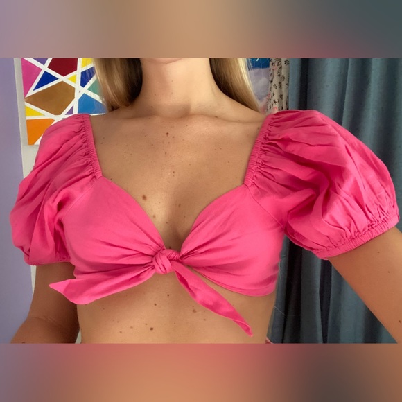 shore brand puffed sleeve top - Picture 2 of 7